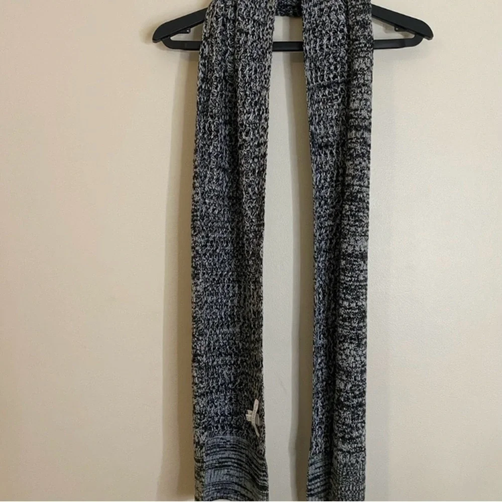 Victoria’s Secret Cozy Black and Gray Knit winter Scarf
